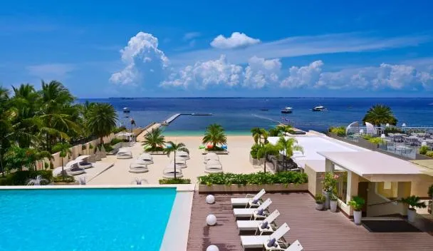 Be Resort Mactan room and pool