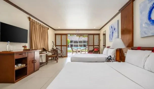 Bluewater Maribago Beach Resort Mactan