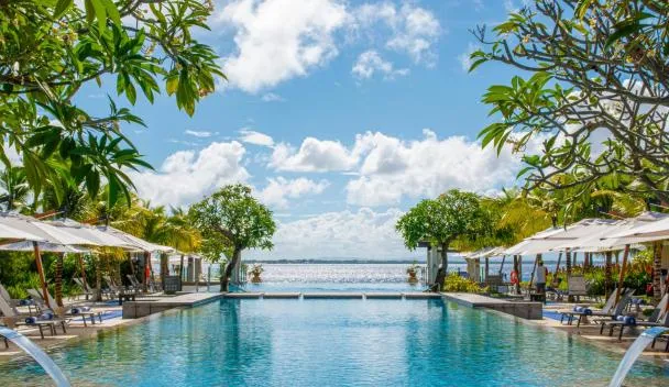 Crimson Resort Mactan pool and beachfront