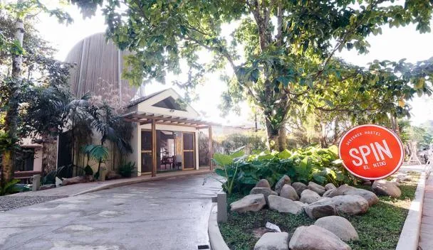 Spin Designer Hostel El Nido lounge and pool