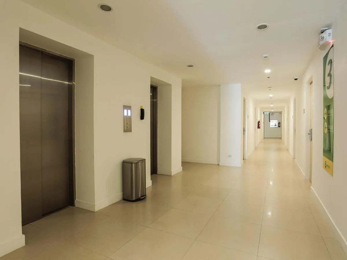 Go Hotels Manila Airport Road exterior