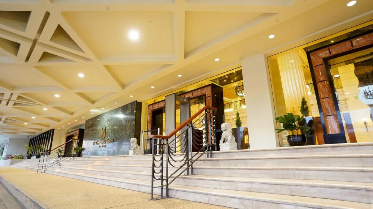 The Heritage Hotel Manila Pasay exterior