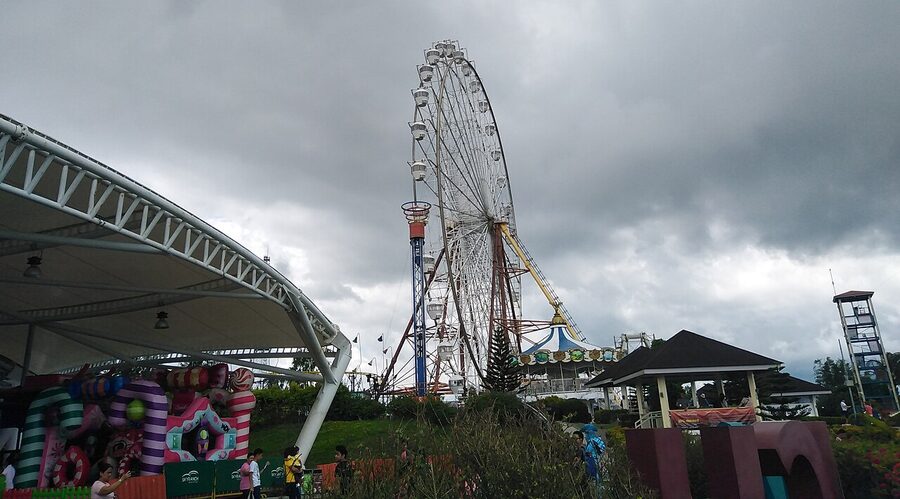 Sky Ranch theme park rides in Tagaytay overlooking Taal Lake