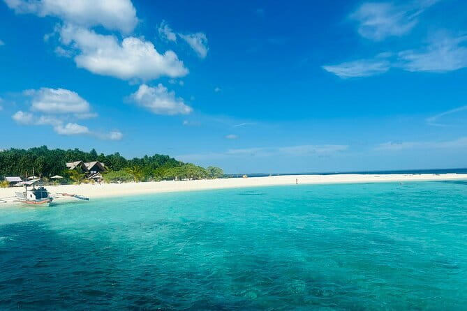 4-hour Private Van Rental in Puerto Princesa - A useful option for families and older parents