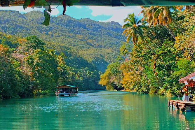 Bohol Choco Tour with Loboc River Lunch Buffet - Blood Compact Monument: a short stop with real historical weight