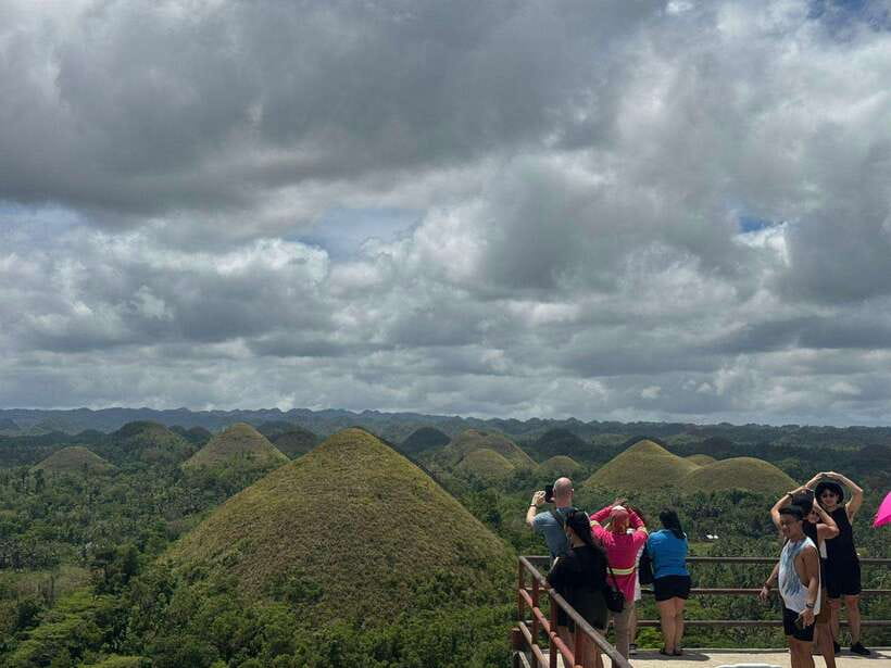 Bohol: Chocolate Hills, Loboc River Cruise, and Buffet Lunch - Lunch On The Loboc River