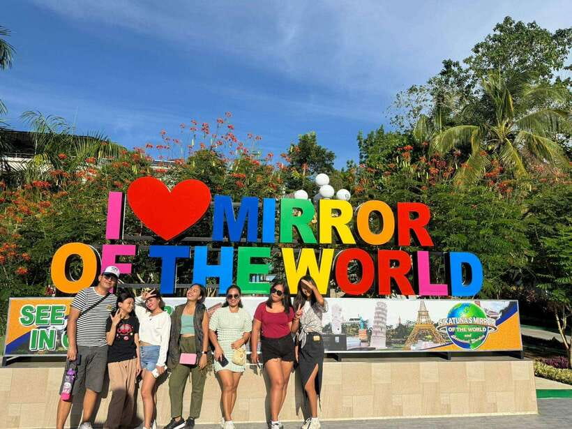 Bohol: Chocolate Hills, Loboc River Cruise, and Buffet Lunch - Meeting Bohol’s Tiny Tarsiers