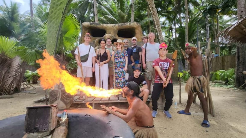 BOHOL: Chocolate Hills, Tarsiers and Loboc River Day Tour - Lemur and Butterfly Park: a personal choice