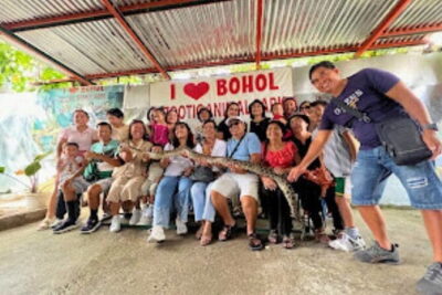 Bohol: Chocolate Hills, Tarsiers, & Loboc River Shared Tour - Morning pickups and the shared-van tradeoff