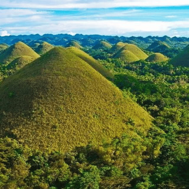 Bohol: Chocolate Hills Tour with Loboc River Cruise & Lunch - Transport, comfort, and the pace of the day