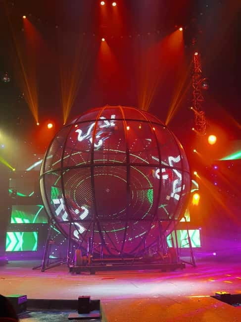 Bohol Show Ocean Fantasy - The Wheel of Death Is the Main Circus Shock