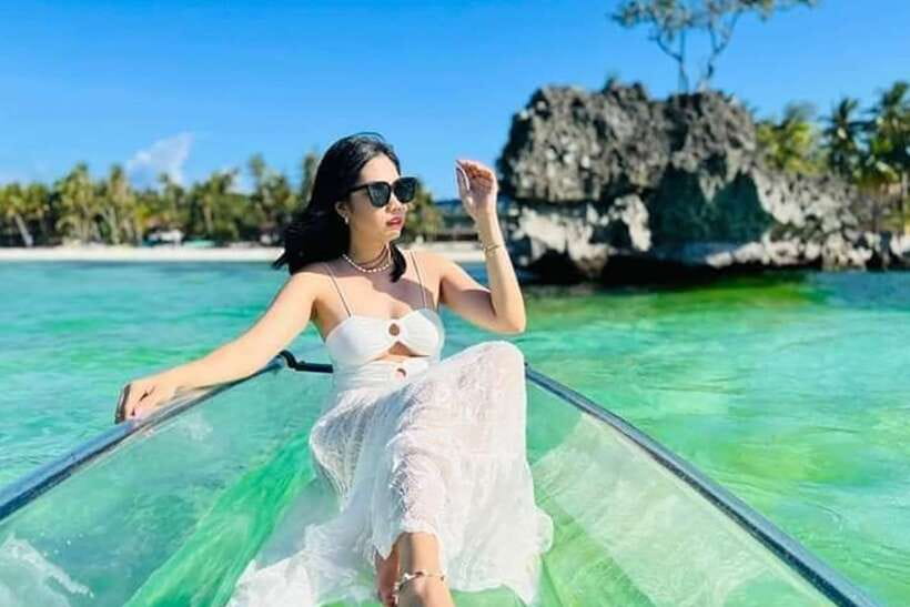 Boracay: Crystal Kayak Photo-op Experience - Making 15 minutes count