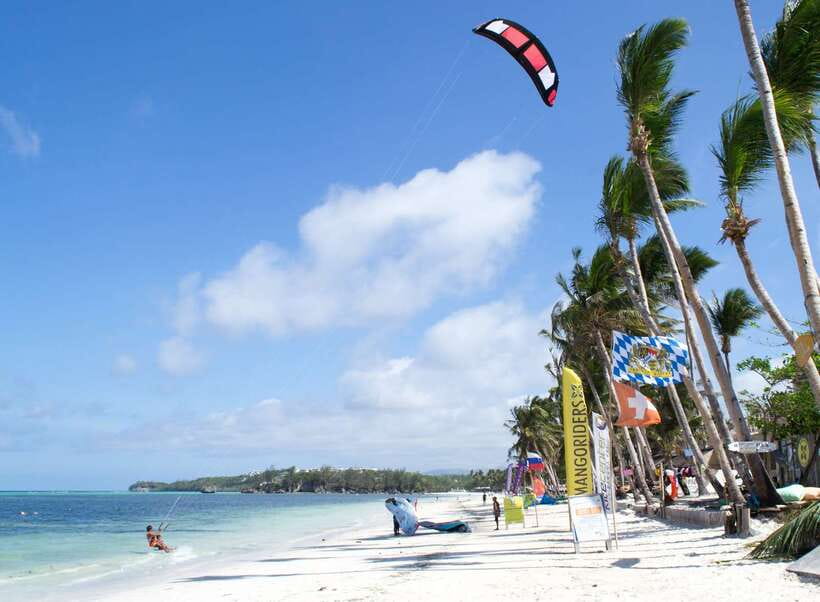 Boracay: Inflatable Banana or Dragon Boat Ride - What this Boracay water ride is really like