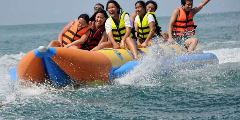 Boracay: Inflatable Banana or Dragon Boat Ride - Practical details that affect your day
