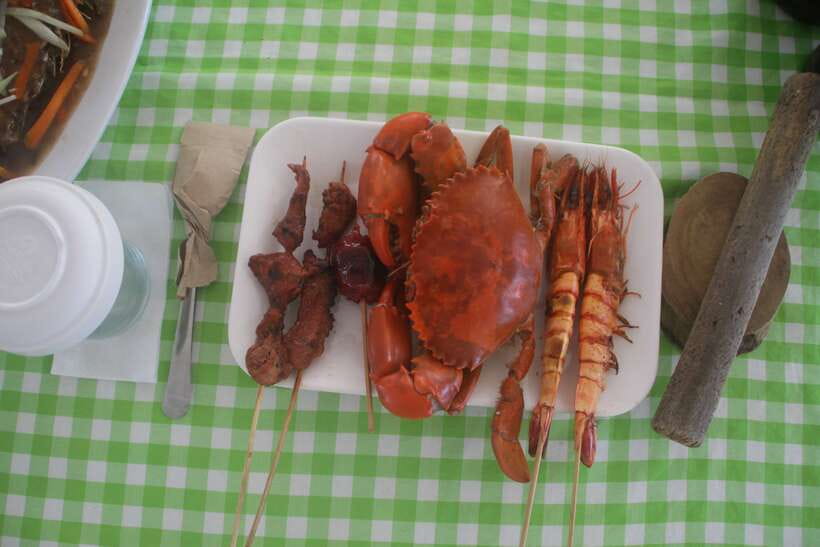Boracay: Island and Beach-Hopping Boat Tour with Snorkeling - Balinghai Beach and the coast by boat