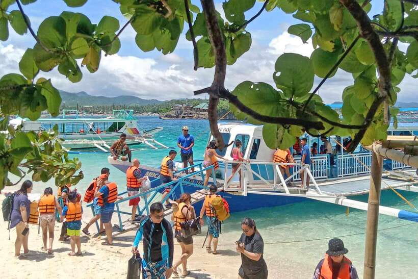 Boracay: Island Boat Tour with Crystal Cove Entry - Starting at White Beach