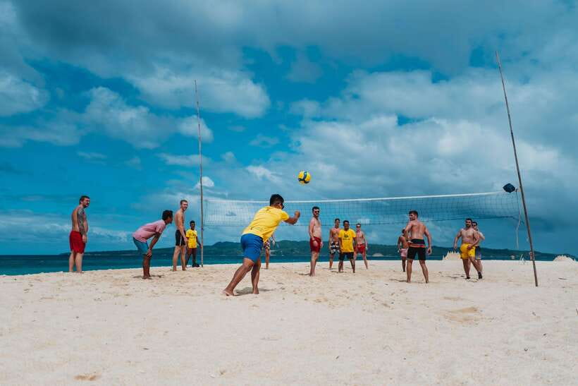 Boracay: Island Hopping & Cliff Jumping by Haqqy Life - Why the social setup matters