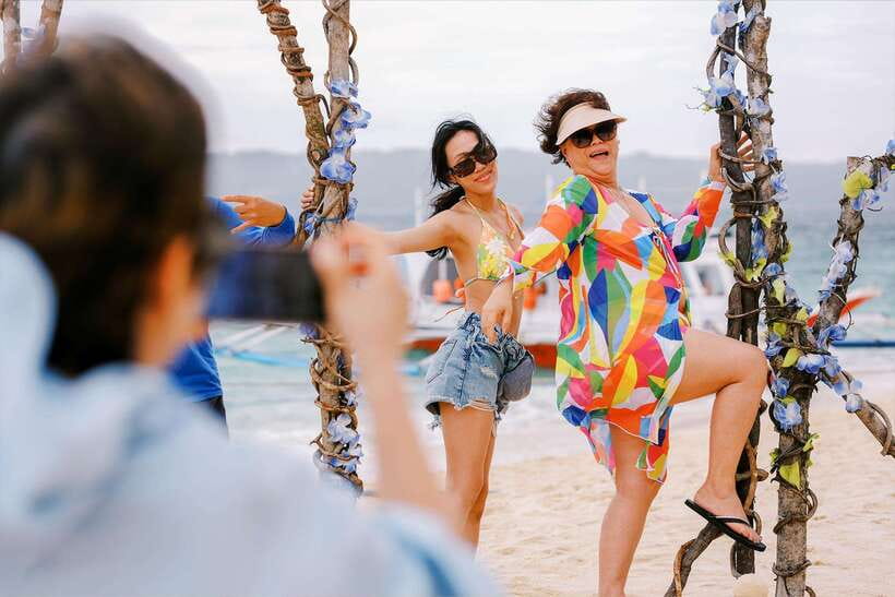 Boracay: Island Hopping with Crystal Kayak & Helmet Diving - BBQ lunch with prawns, seafood, and fruit