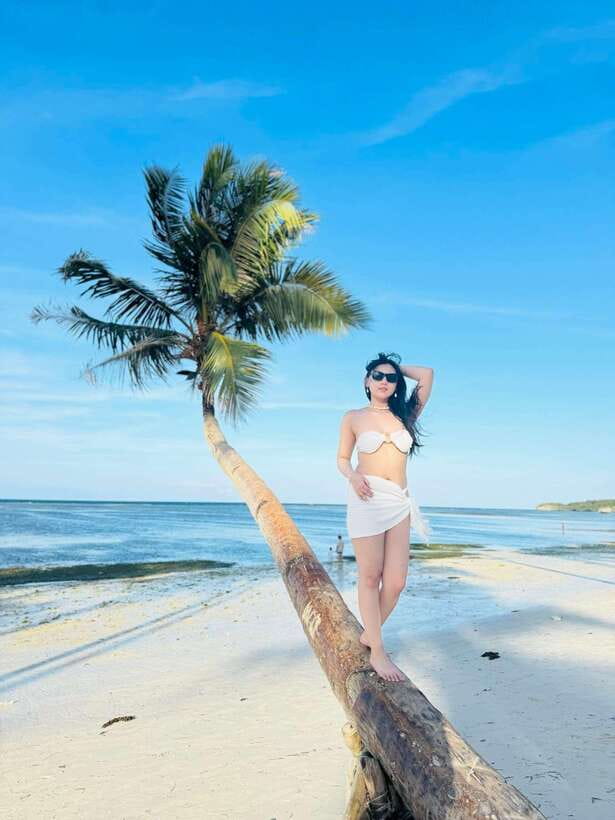 Boracay LandTour Experience (Photoshoot) - Puka Beach and the handmade photo props