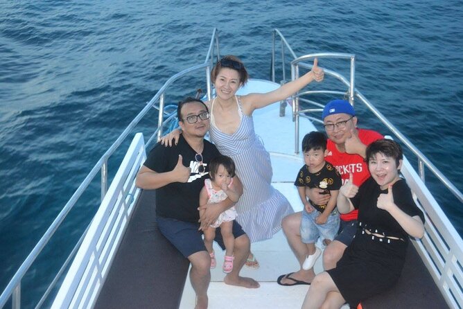 Boracay Party Yacht 2 hour tour with snorkeling - The first hour on Boracay’s water