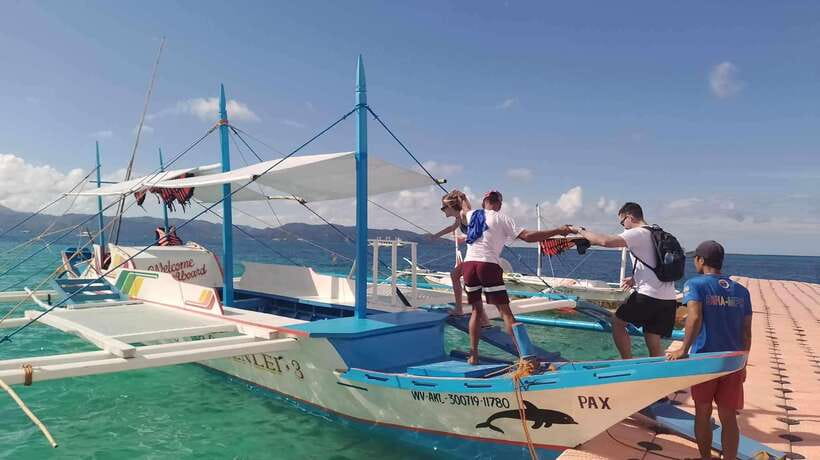 Boracay Private Boat Tour with Local Guide - Meeting at Astoria Boracay beachfront
