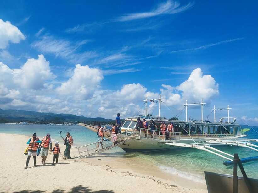 Boracay: Private Island Boat Tour and Lunch with Seaview - Snorkeling and swimming: enjoyable, but keep expectations measured