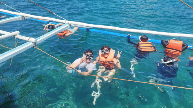 Boracay: Private Island Boat Tour and Lunch with Seaview - Guide quality and the private-group advantage