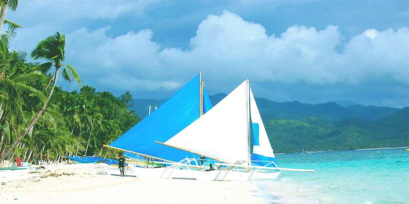 Boracay: Private Traditional Bamboo Boat Sailing Tour - How Private Sailing Changes the Experience