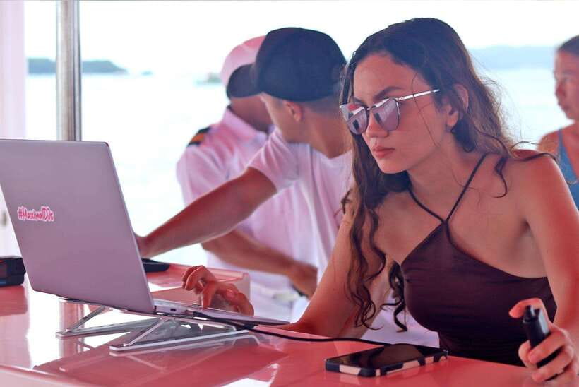 Boracay: Red Whale Party Cruise w/ Snacks & Water Activities - What the four-hour length means