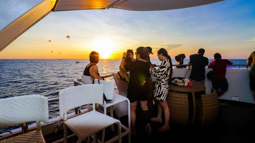 Boracay: Scenic Sunset Cruise with Live Music - A two-hour yacht ride along White Beach