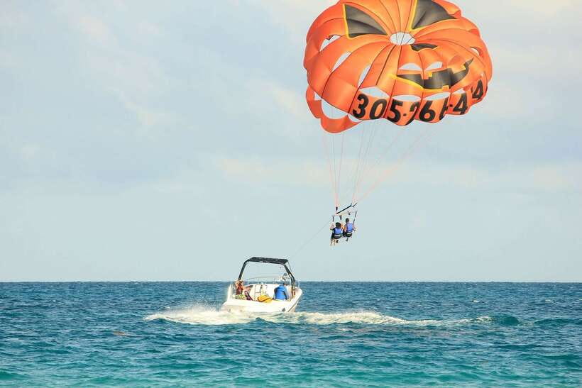 Boracay: Solo or Tandem Parasailing Experience - Why a 15-minute flight is the main attraction