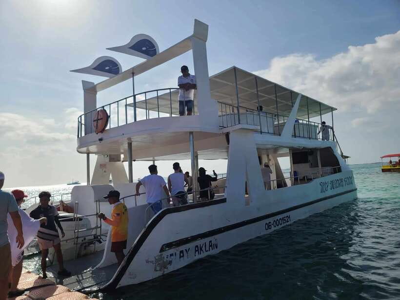 Boracay Sunset Boat Party Experience - Key points at a glance