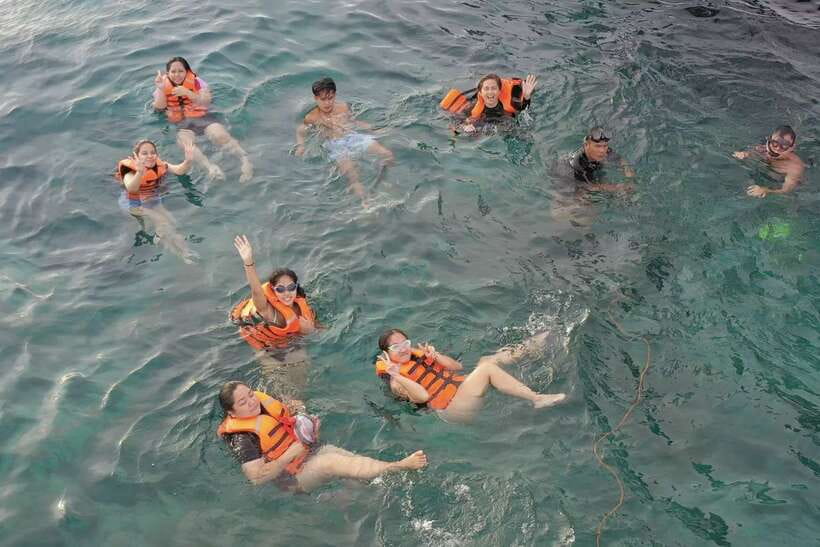 Boracay: Sunset Boat Party with Snacks - Who will enjoy this Boracay boat party most