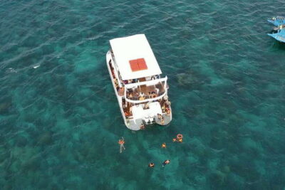 Boracay: Sunset Boat Party with Snacks - Finding the meeting point at White Beach