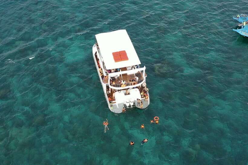 Boracay: Sunset Boat Party with Snacks - Finding the meeting point at White Beach