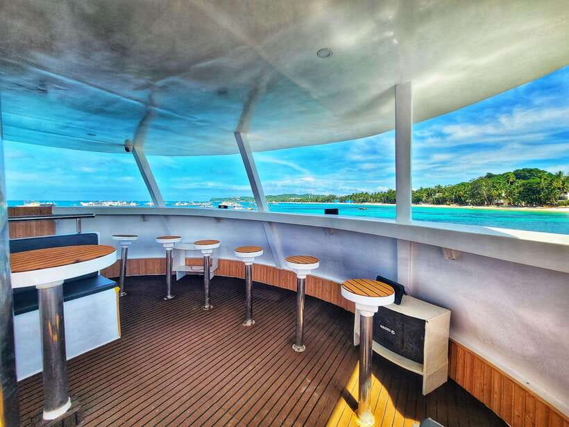 Boracay: Ultimate Party Cruise aboard the Andy World Yacht - The party mood: lively, but not adults-only