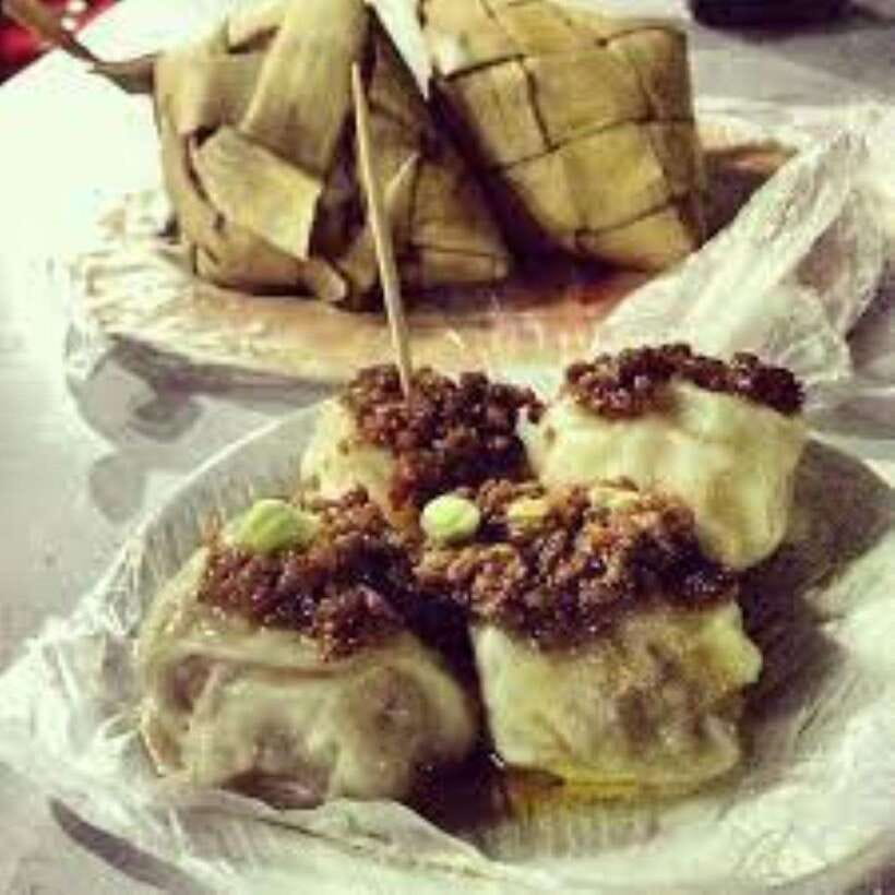 Cebu City: A Food Adventure Through City Streets - Pungko Pungko sa Fuente means fried snacks and shared tables