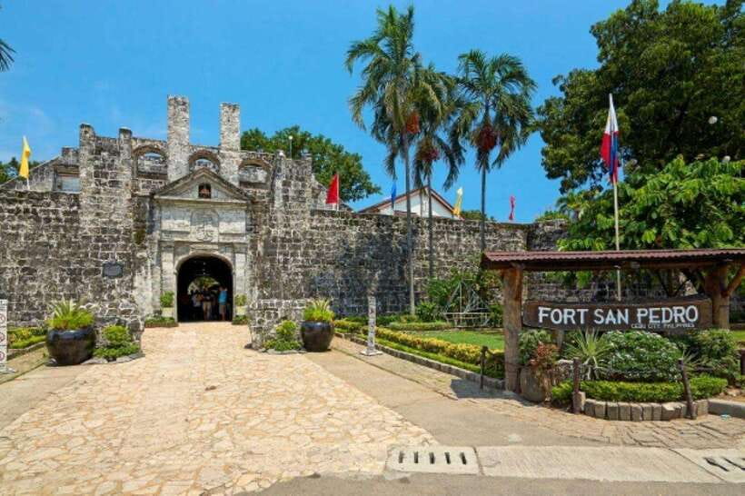 Cebu: City and Highlands Discovery Full-Day Tour with Lunch - Magellan’s Cross and the Basilica del Santo Niño