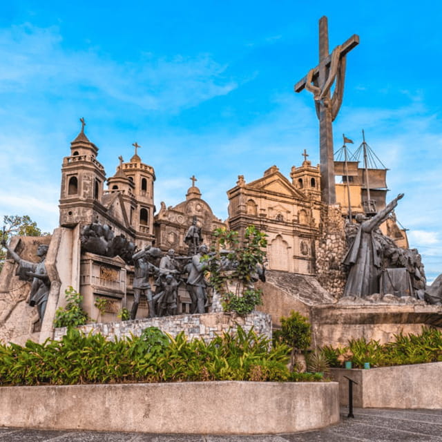 Cebu City: Best of Cebu Full-Day Guided Sightseeing Tour - 10,000 Roses Café closes the tour with lights