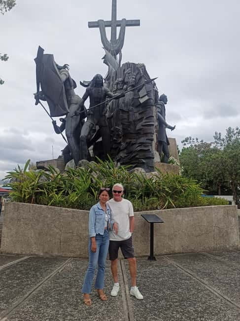 Cebu City: City and Mountain Highlights Tour - What the private vehicle and guide add