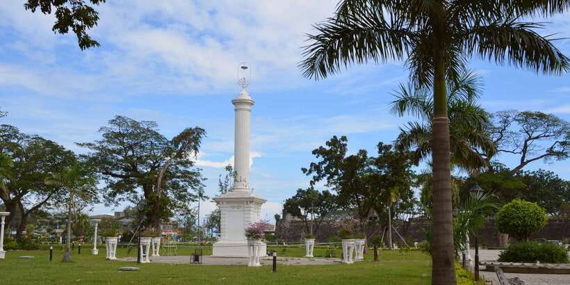 Cebu City: Half-Day Tour with Shopping - Fort San Pedro and the first Spanish settlement