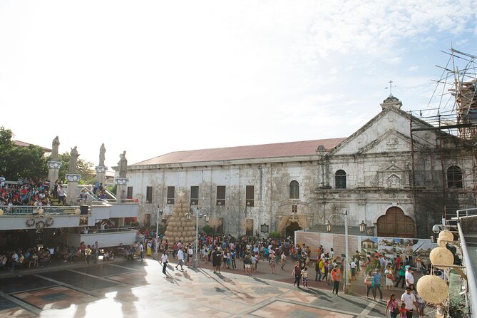 Cebu City Tour - Santo Niño Basilica, the emotional center of the route