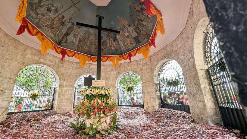 Cebu City with Sirao Garden Half Day Tour - Basilica Minore del Santo Niño: faith that remains part of daily life