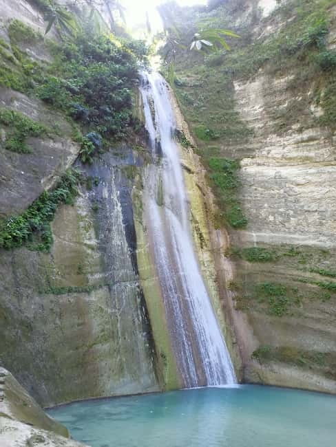 Cebu: Dao, Inambakan, Kawasan and Mantayupan Waterfalls Trip - A short lunch break in Badian