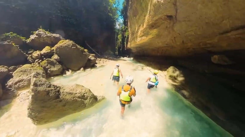 Cebu: Kawasan Falls Canyoneering Tour with Ziplining & Lunch - Who should book this tour?