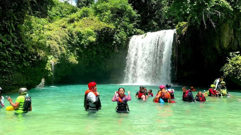Cebu: Kawasan Falls Canyoneering & Zipline Experience - Lunch in Badian after the water