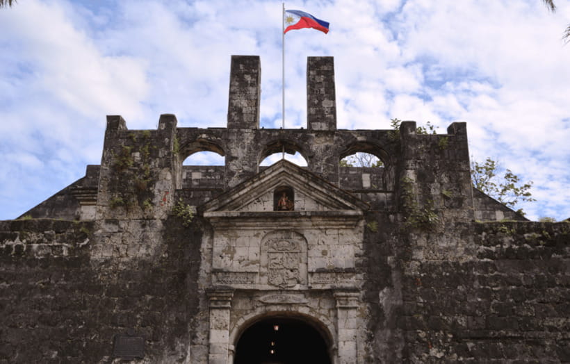 Cebu & Lapu-Lapu City Tour With Lunch at House of Lechon - Fort San Pedro and the Heritage of Cebu Monument