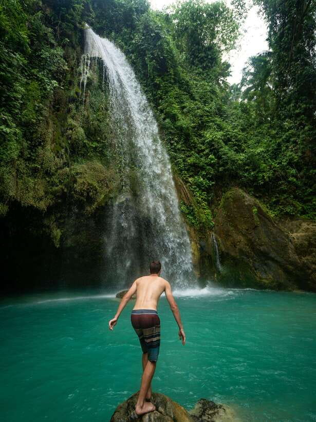 Cebu Oslob Whaleshark, Moalboal Sardines Run&Inambakan Falls - The real shape of this 12-hour Cebu day