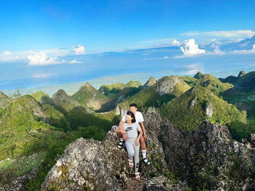 Cebu: Osmeña Peak hike and Sardines Run Snorkel adventure - Starting before the heat at Osmeña Peak