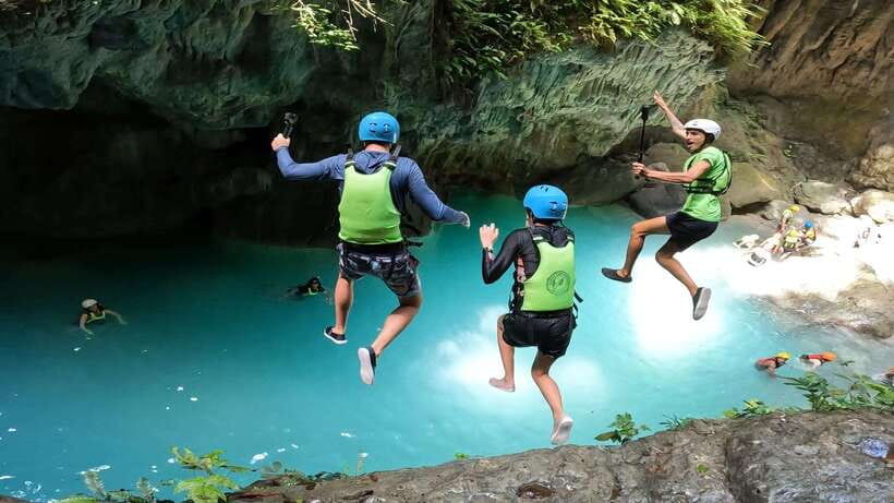 Cebu: Pescador Island, Sardines run and Kawasan Canyoneering - Badian canyoneering, from jungle trails to waterfall pools